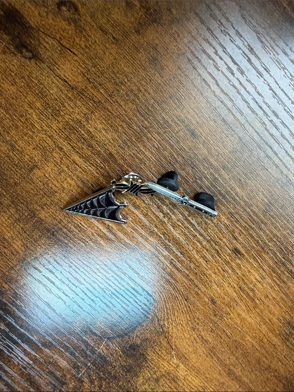 N/A stylish silver
